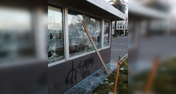 Gore Bío Bío anuncia querella por daños a caseta de guardias