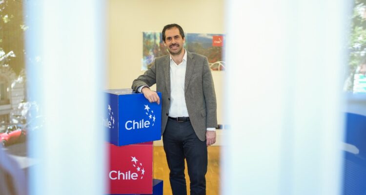 Grau afirma desde Europa que hay “gran interés” de los inversionistas por Chile