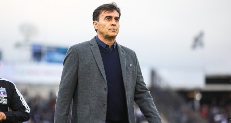 Gustavo Quinteros se aleja de Colo Colo.
