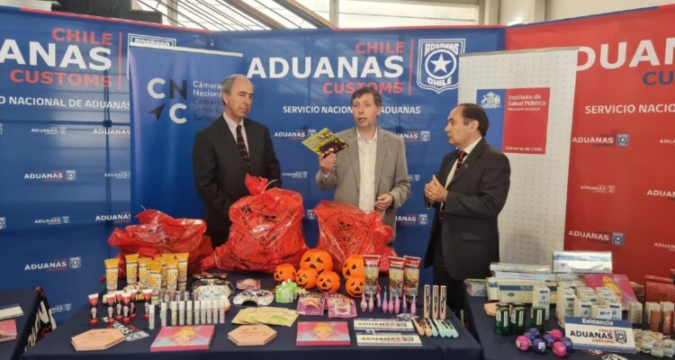 En previa a Halloween llaman a comprar adornos, máscaras y maquillajes que estén certificados