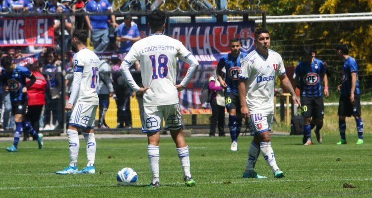Huachipato aplastó a La U en Talcahuano.