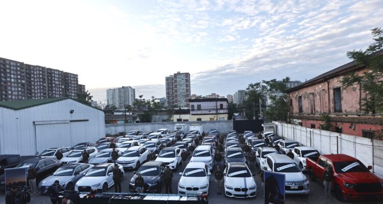 Golpe a industria de la encerrona: cae banda liderada por profesional que robó más de 300 vehículos