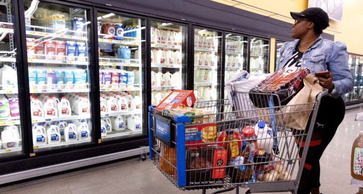 La inflación baja en EEUU pero no logra dar respiro a la economía