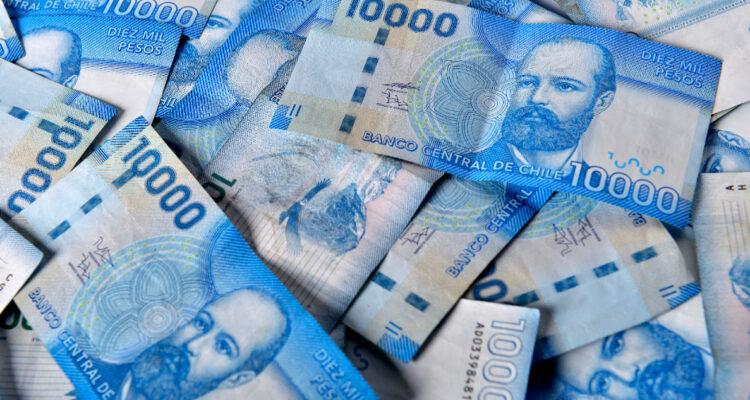 11 meses a la baja: inflación sigue golpeando a las remuneraciones y vuelven a caer 2 puntos