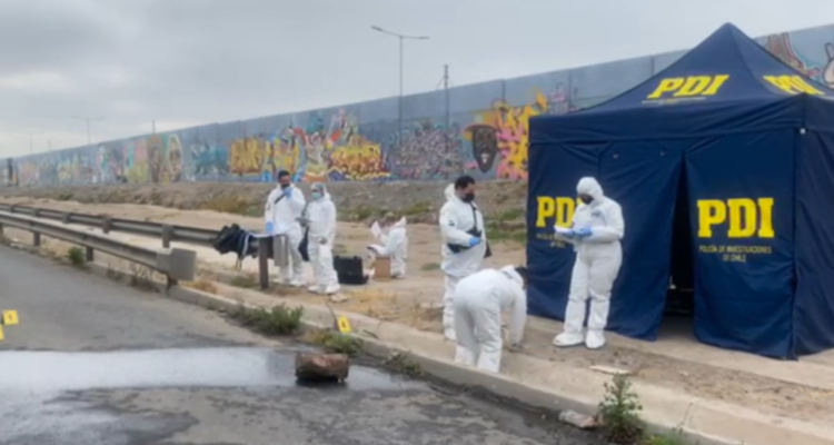 PDI investiga muerte de mujer baleada en caletera Acceso Sur en Puente Alto