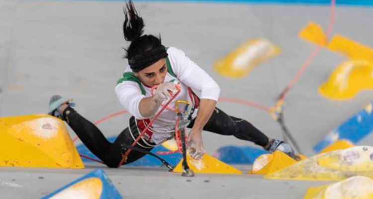 Elnaz Rekabi, la iraní que tiene a todo el mundo a la espera de su arribo a su país.