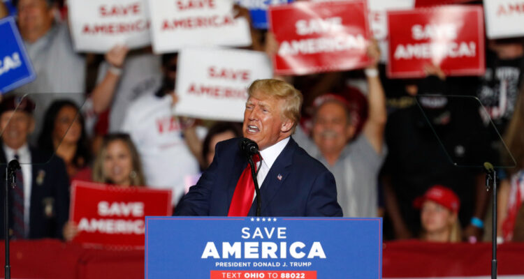 Juez presiona a Trump y lo obliga a dar testimonio en caso de presunta violación