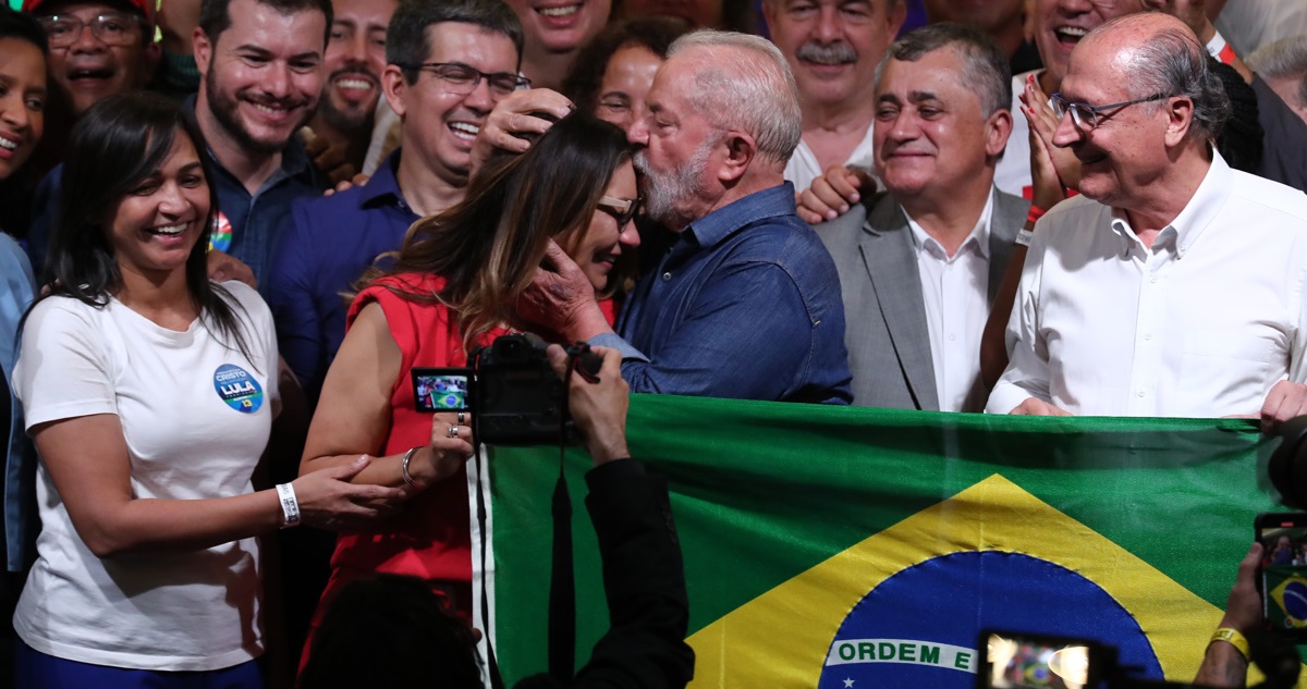 Lula da Silva celebrando su victoria.