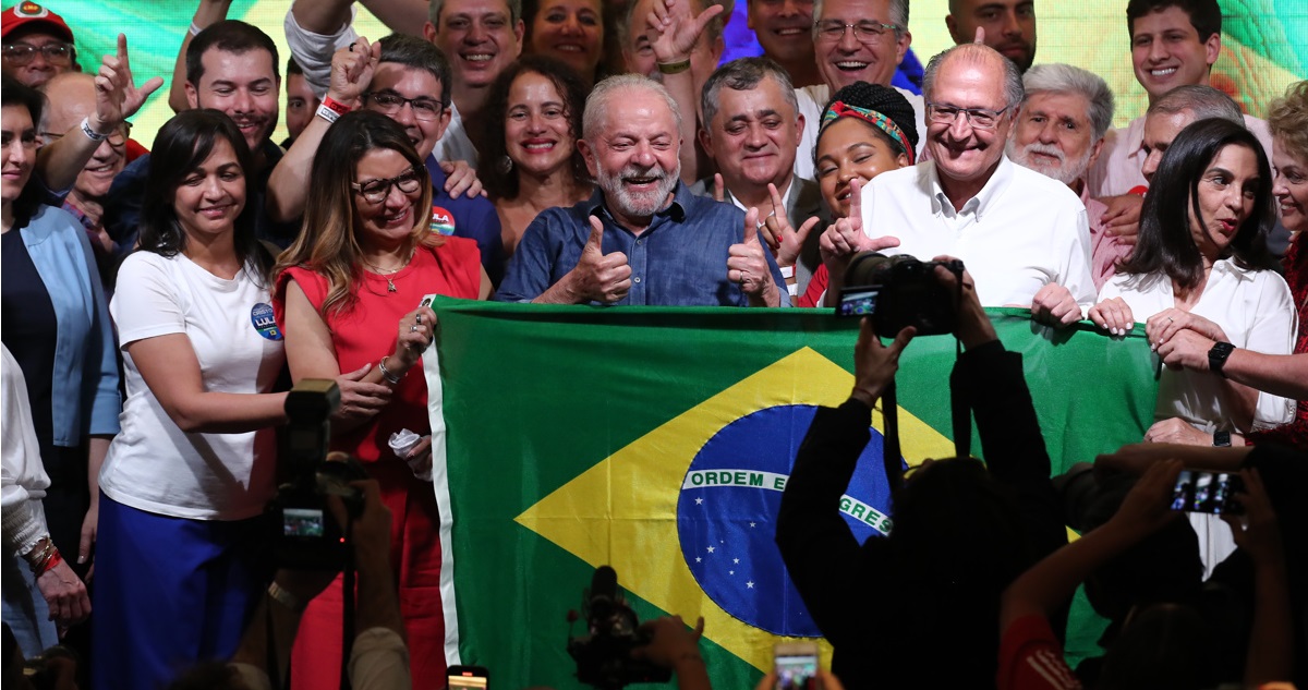 Lula da Silva celebrando su victoria.