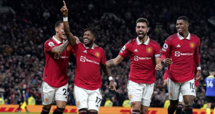 Manchester United derrotó a Tottenham y vuelve a la parte alta de la tabla.