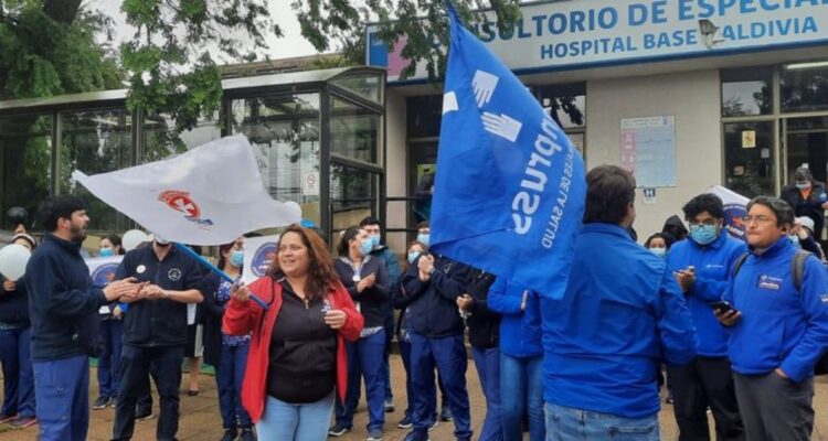 Manifestación contra despidos de trabajadores a honorarios