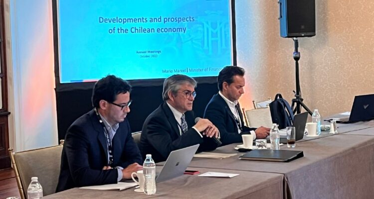 Marcel respondió dudas a inversionistas en EEUU sobre las reformas que impulsa el Gobierno