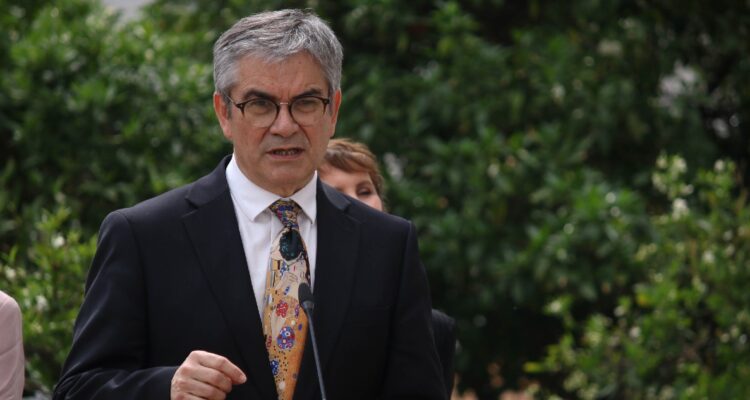 Marcel alerta que Chile viviría alza de desempleo y que último trimestre de 2022 será el más difícil