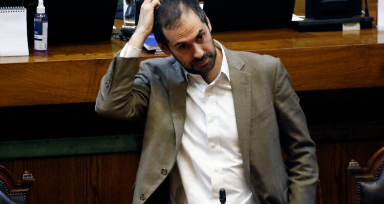 Ministro Grau toma reposo tras sufrir trombosis pulmonar: será subrogado por subsecretaria Petersen