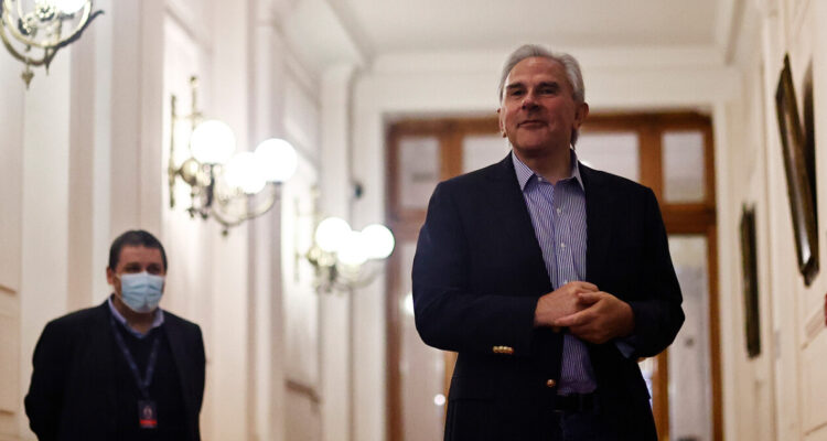 Senador Moreira descarta acuerdo para octubre: “No vamos a apurar este proceso”