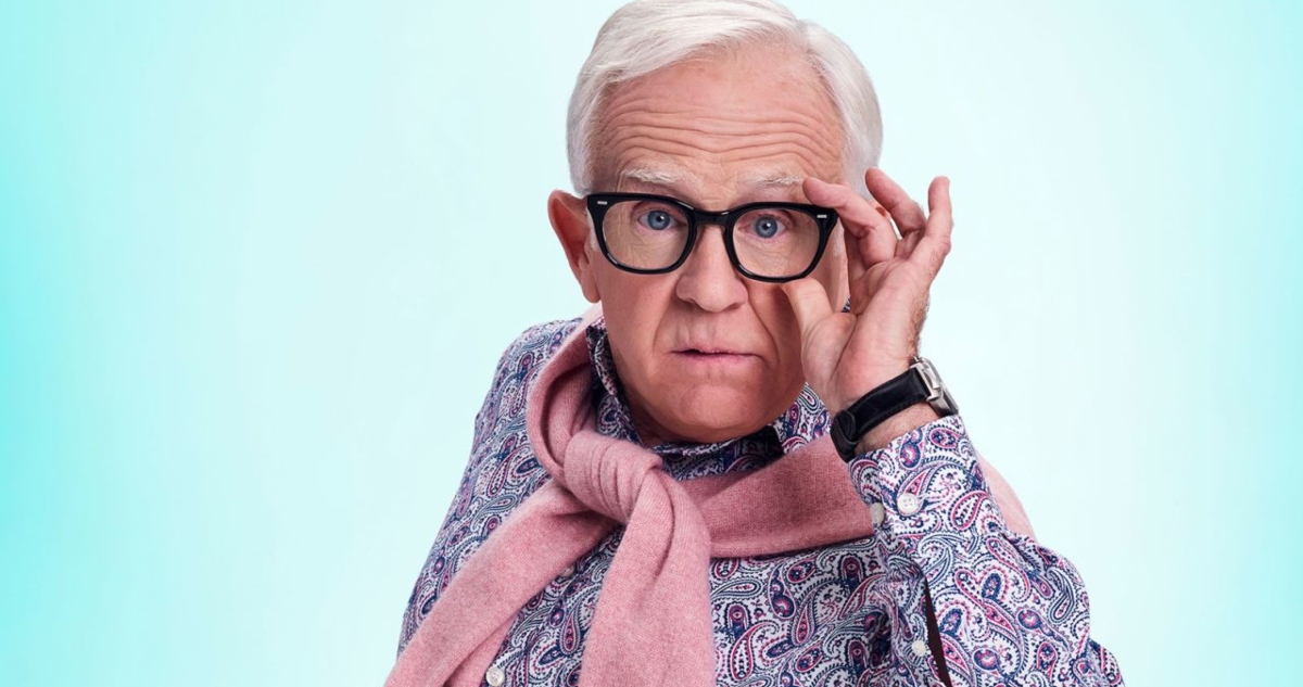 Muere a los 67 años el destacado actor y comediante Leslie Jordan: estrelló su auto en un edificio