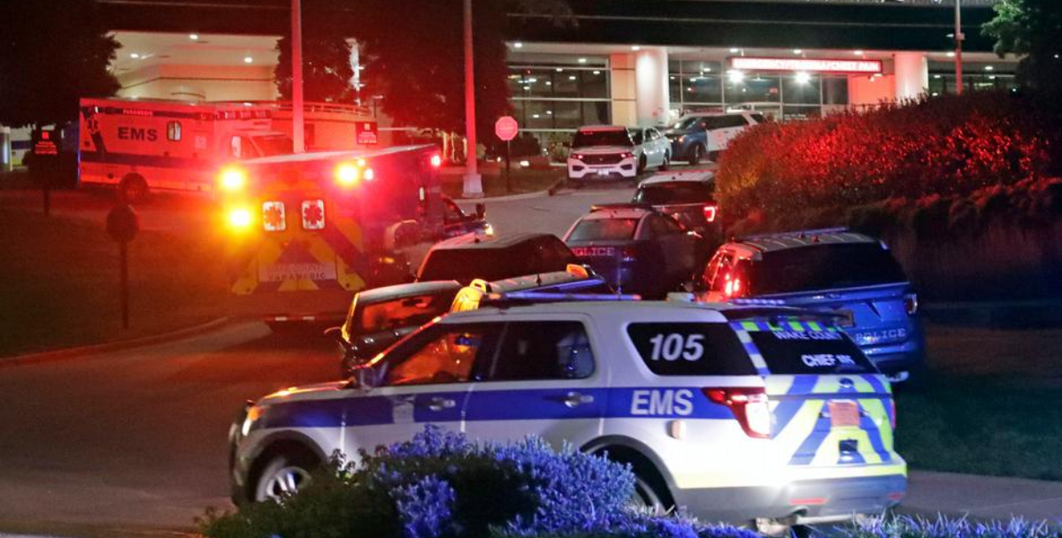 Al menos 5 muertos deja tiroteo en Carolina del Norte autor de 15 años permanece en estado grave