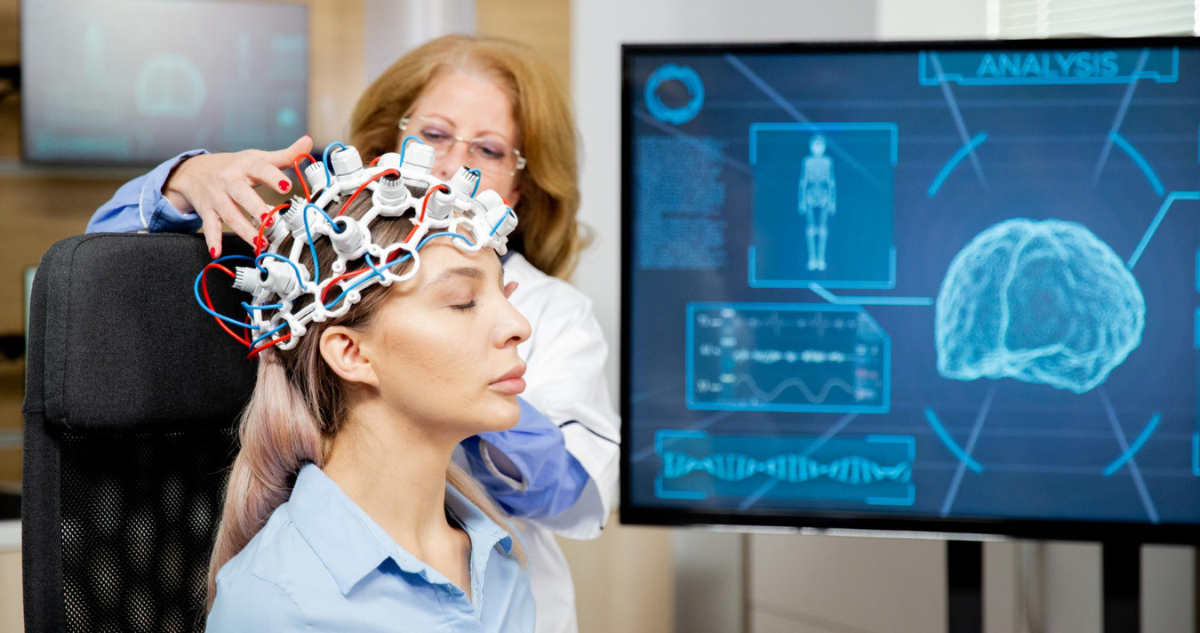 Mujer siendo analizada neurologicamente. Descubren nueva función del cerebelo relacionada con el Estrés Postraumático