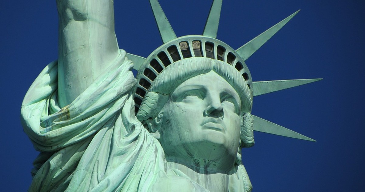 Estados Unidos logra escapar de la recesión y reporta crecimiento en el tercer trimestre
