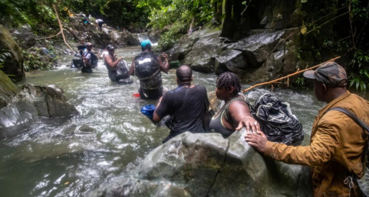 Unos 900 migrantes venezolanos han retornado voluntariamente a su país en los últimos días.
