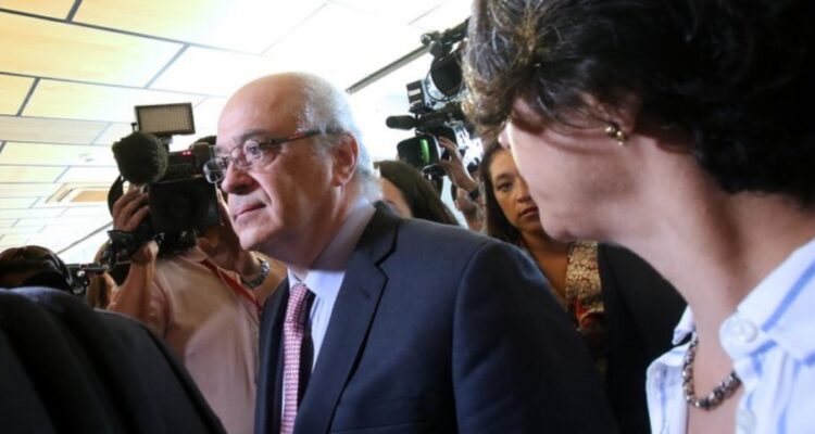 Prohiben ingreso de oncologo imputado por abuso sexual a la Clínica Las Condes