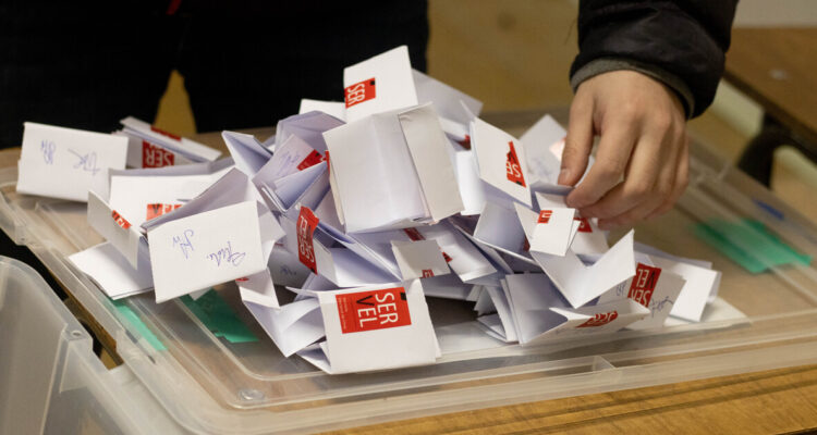 Foto contexto proceso constituyente e idea de plebiscito de entrada para definir órgano