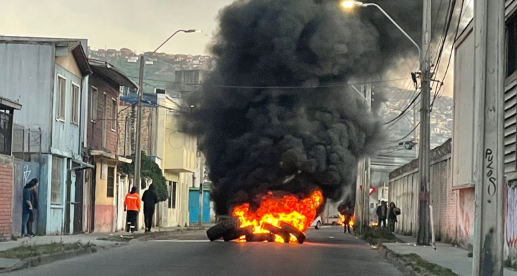 Inicia paro de Unión Portuaria: se registran barricadas en San Antonio