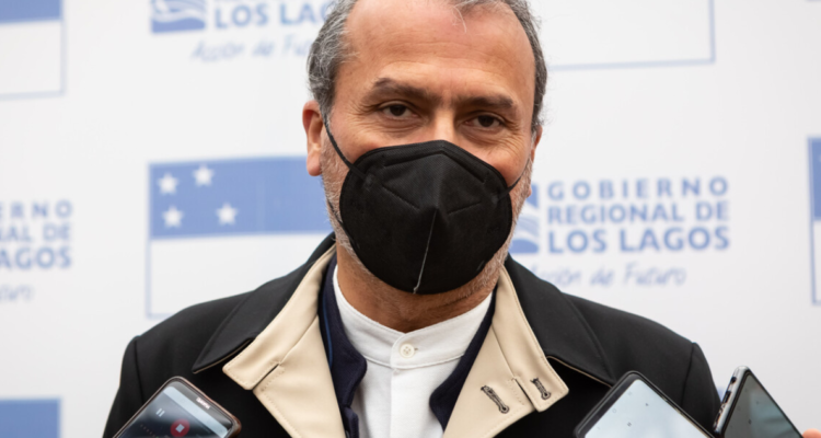 Vallespín anuncia salida de la DC