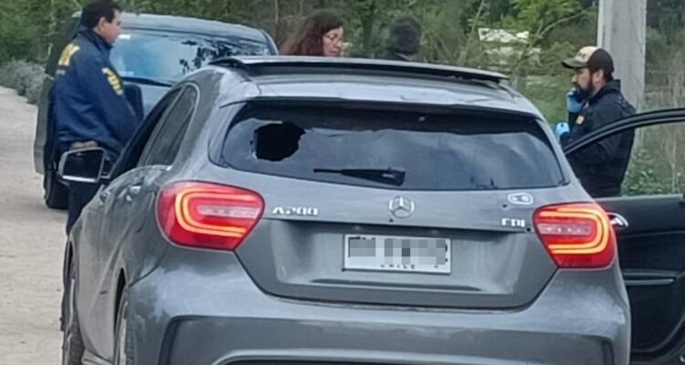 Delincuentes terminan baleados por detectives tras intento de atropello en Melipilla: 5 detenidos