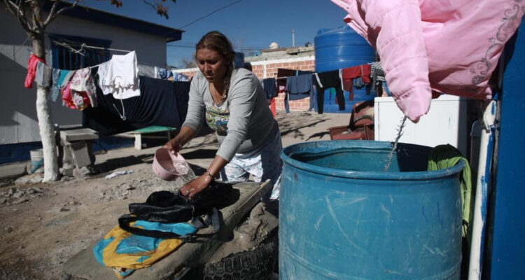 Pobreza en América Latina toca niveles no vistos en casi 30 años: Chile sería el país “menos pobre”