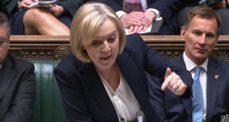 Por qué renunció la primera ministra del Reino Unido, Liz Truss