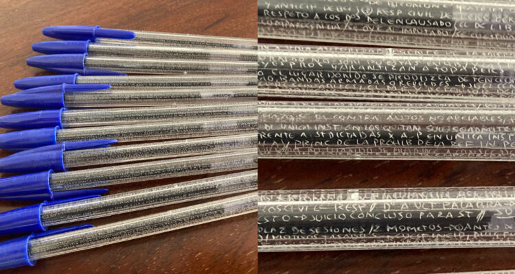 Profesora expone método de estudiante para copiar