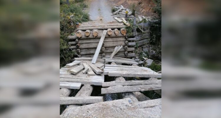 Puente destruido en Cañete