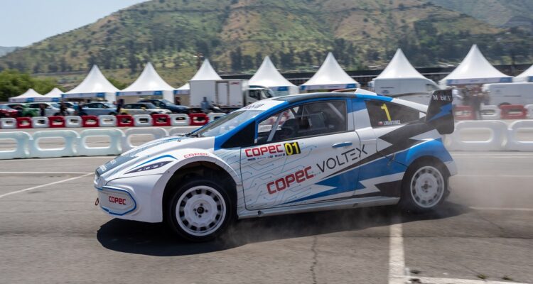El RallyMobil con el primer auto eléctrico del Mundo en un rally
