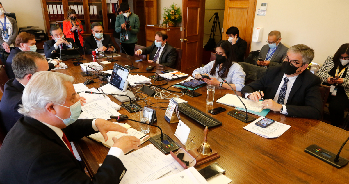 Reforma Tributaria: proyecto beneficiaría a 900 mil personas por exenciones en cuidado y arriendos