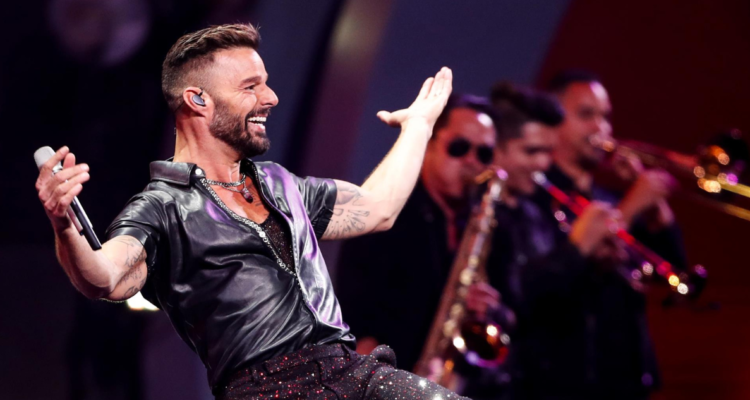 Ricky Martin cantando en el Festival de Viña del Mar el 2020