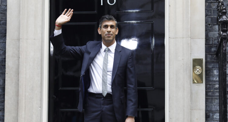 Su fortuna duplica la del rey Carlos III: Rishi Sunak, el mandatario más rico del mundo democrático