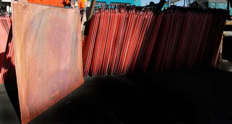 Segundo robo en 48 horas delincuentes asaltan tren con cátodos de cobre en Mejillones