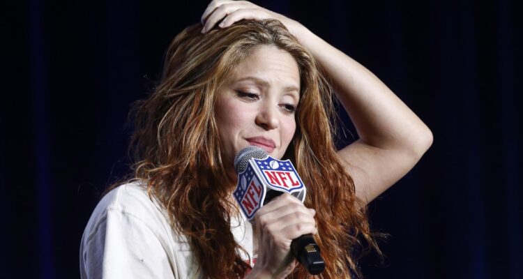 Shakira confirma que su padre fue hospitalizado en Barcelona: “La familia pide respeto”