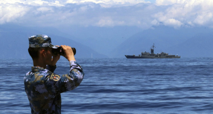 Taiwán alerta que China desplegó una treintena de aviones y cuatro buques cerca de sus costas