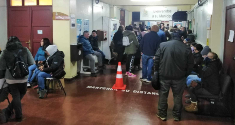 Seis días cumple toma del municipio de Ancud por trabajadores de la educación: exigen pagos adeudado
