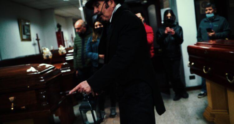 Tour nocturno rescata las historias patrimoniales y paranormales de la “Zona Sanitaria”