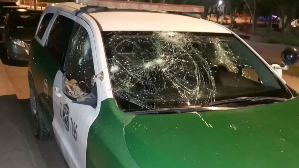 turba-delincuentes-agreden-carabineros