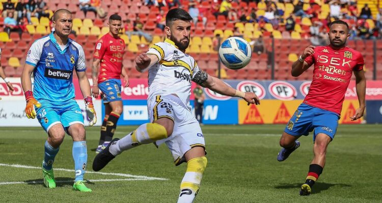 Coquimbo Unido derrotó a Unión Española en Santa Laura.