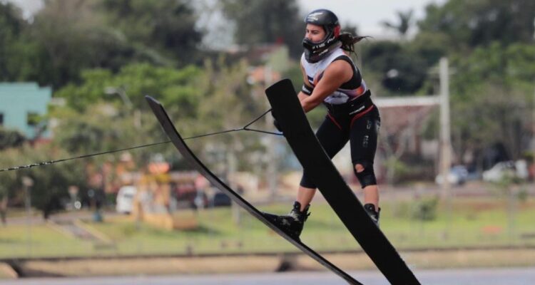 Valentina González brilla en los Odesur con segundo oro personal: gana el overall del Esquí náutico