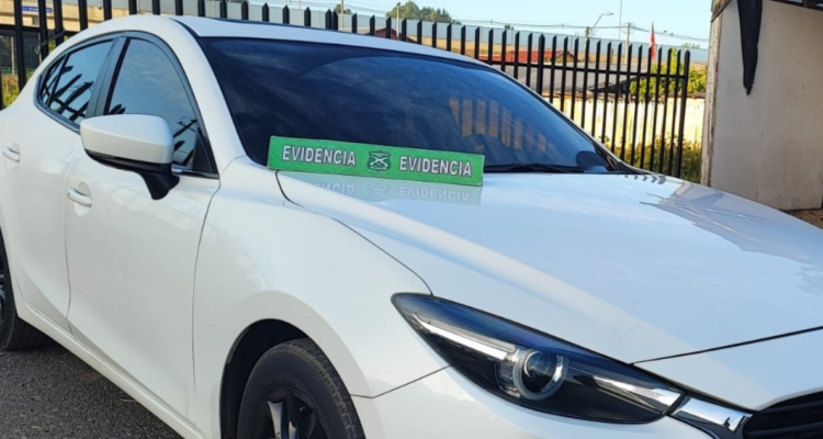 Detienen a dos personas en Cabrero y Tucapel por conducir autos robados: una estaba ebria y con droga