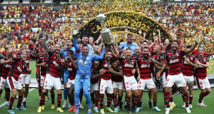 Flamengo y Arturo Vidal se convierten en los nuevos campeones de Copa Libertadores.