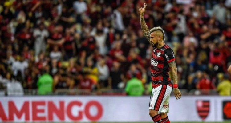 Arturo Vidal es campeón de Copa Brasil.