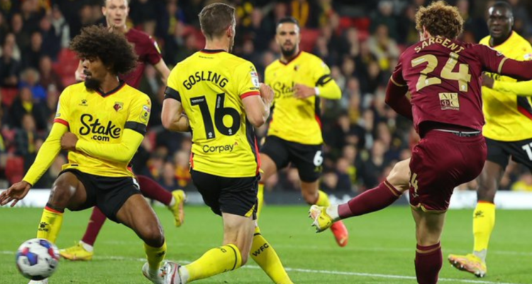 Watford gana al Norwich y les priva la posibilidad de ser punteros en la Championship.