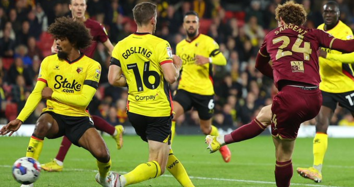 Watford gana al Norwich y les priva la posibilidad de ser punteros en la Championship.